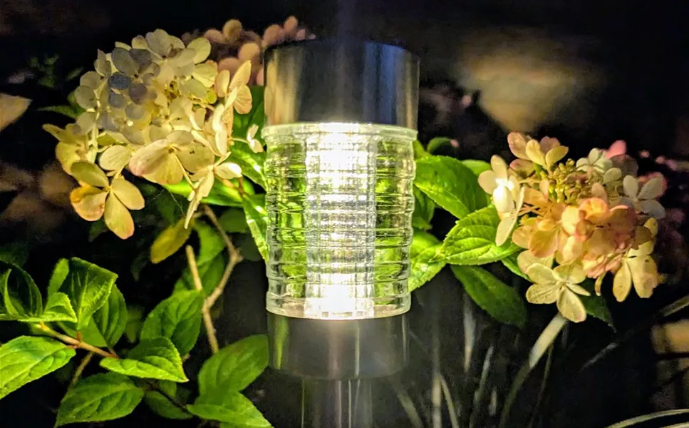 FÜR EIN STIMMUNGSVOLLES AMBIENTE - GARTENBELEUCHTUNG